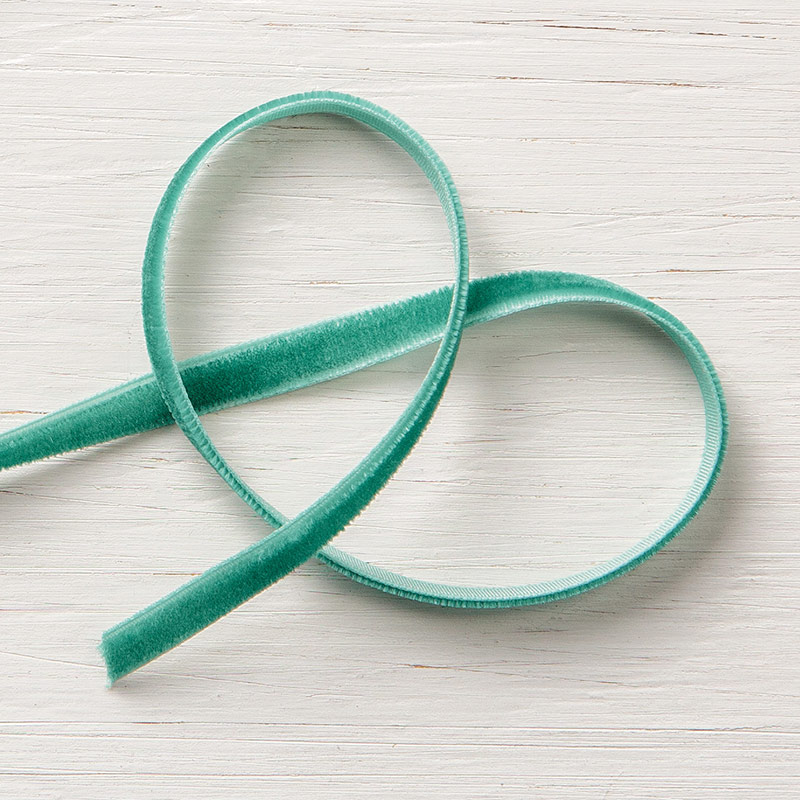 https://www.stampinup.com/ecweb/product/147802/tranquil-tide-1-4-6-4-mm-velvet-ribbon?dbwsdemoid=2035972